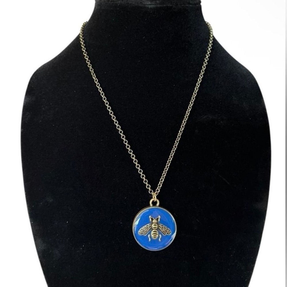 Antique Gold Bee with unbranded chain